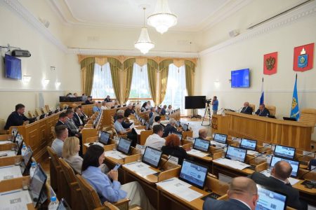 В Астраханской области начинают действовать новые меры социальной помощи, инициированные губернатором.