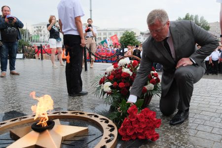 Игорь Бабушкин выразил поздравления жителям Астрахани в честь Дня ВМФ.