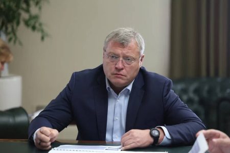 Глава Астраханской области провел встречу с руководителем Ахтубинского района,